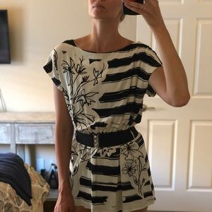 Black & White Flower T-shirt Dress/Top with Belt